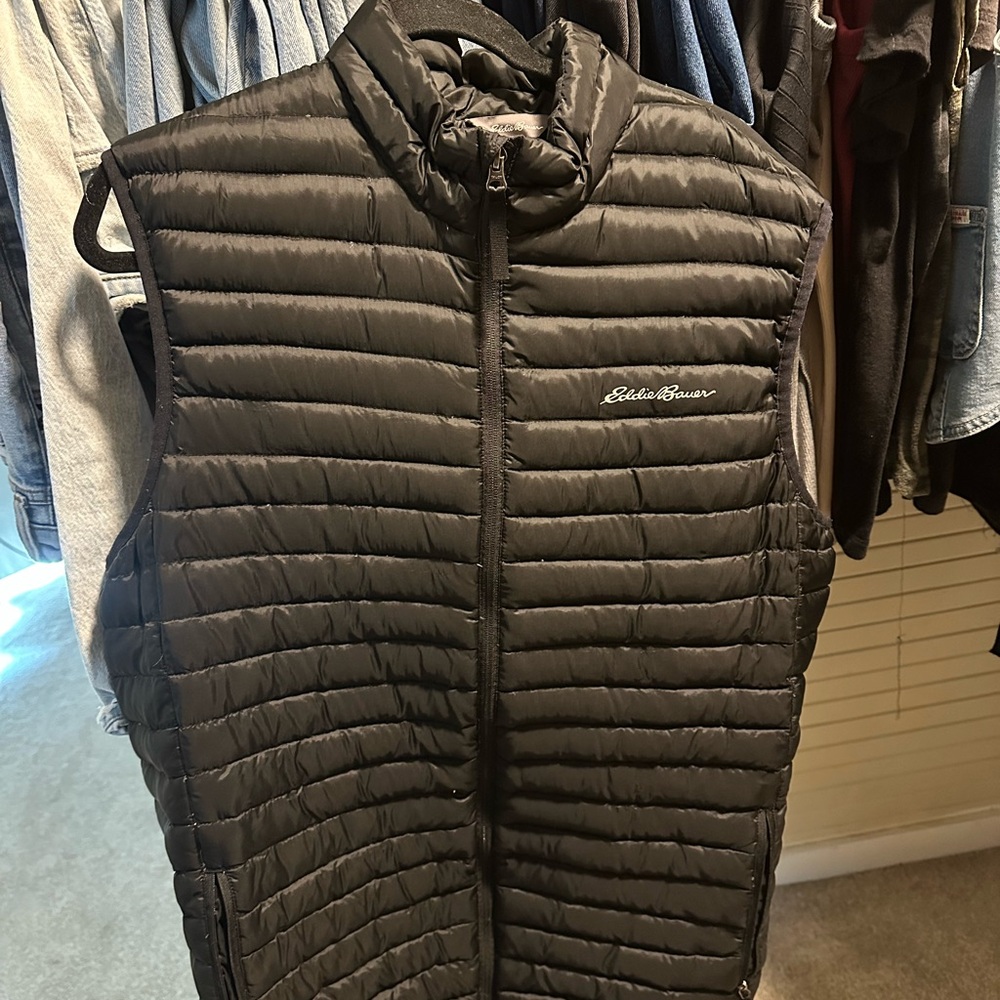 Eddie Bauer Men's Black Puffer Vest